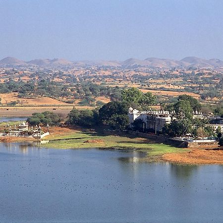 ホテル ウダイ ビラス パレス ダンガルプール Dungarpur エクステリア 写真